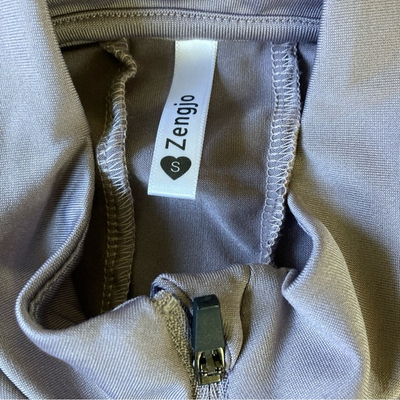 Zengjo Women’s 1/4 Zip Pullover Sz S Mauve - Gray Long Sleeve With Thumb Holes - Picture 3 of 4
